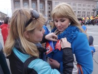 Подготовка к митингу на Театральной площади.