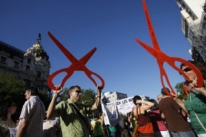 «Мы лишились сна из-за школы»: в Испании бастуют учителя