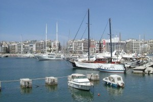 Греческие моряки продлили забастовку