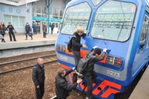 Около 1000 «зацеперов» были сняты с электричек в этом году