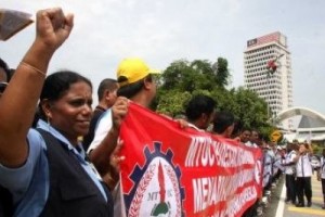 Малазийцы вышли на пикеты по всей стране против заемного труда