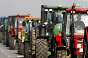 В Болгарии продолжаются забастовки железнодорожников и фермеров