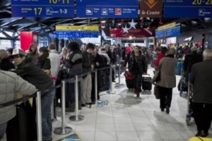 Французским авиаработникам запретят бастовать