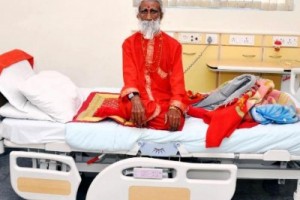 Бастующих индийских врачей арестовывают