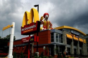 250 тыс. евро получит экс-сотрудница «Макдоналдс», доказавшая факт многократных переработок