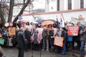 Литовские учителя начали сбор подписей за забастовку