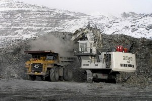 Работники золоторудного предприятия начали бессрочную забастовку