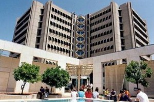 Заемные работники-преподаватели объявили бессрочную забастовку