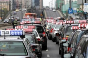 Таксисты планируют блокировать чемпионат Европы по футболу