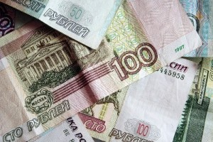 Пени к задержанной зарплате хозяин выплатит без суда