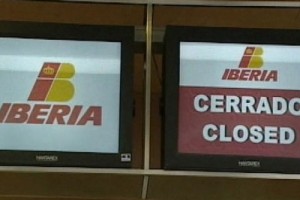 Забастовка отложена, а самолеты не летают