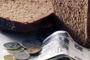 В Москве повышают прожиточный минимум, а в России - понижают