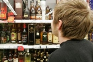 Штрафы за продажу алкоголя подросткам вырастут на порядок