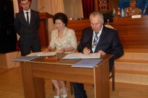 Подписан договор о взаимодействии между курганскими и казахстанскими профсоюзами