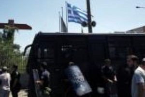 В Греции полиция разогнала забастовку, признанную незаконной