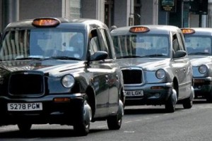Лондонские таксисты провели акцию протеста
