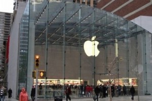 Apple возвращает уволенных сотрудников