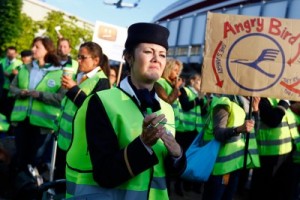 Бортпроводники авиакомпании Lufthansa начали серию забастовок