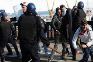 В Марокко продолжаются антиправительственные демонстрации и стычки с полицией