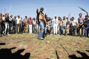 Работодатели бастующих шахтеров ЮАР начали прибегать к крайним мерам