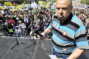 Около 10 тыс. человек вышли на демонстрацию в Праге