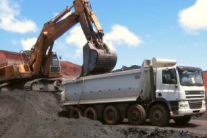 Работники Ирбинского рудника выходят на митинг