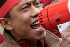 Несколько тысяч китайских рабочих бастуют против жестокого обращения со стороны начальства