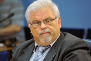 В Госдуме появился еще один профсоюзный депутат