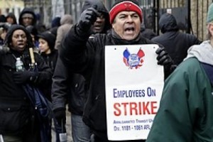 Водители школьных автобусов Нью-Йорка продолжают бастовать