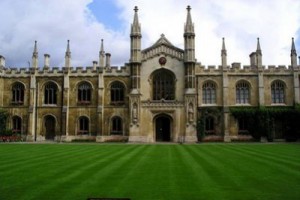 Борьбу с мигрантами британские власти начали с иностранных студентов