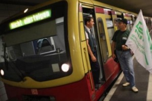 Немецкие железнодорожники бастуют, требуя продолжить переговоры