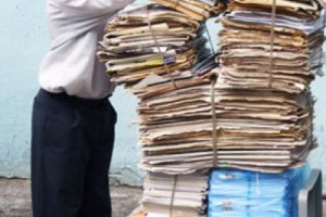 Даже выбрасывать мусор можно с пользой!