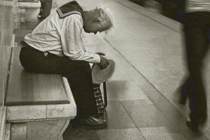 Приморских моряков заставляют есть отраву!