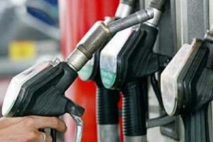 В Киргизии дают в одни руки только 10 литров бензина