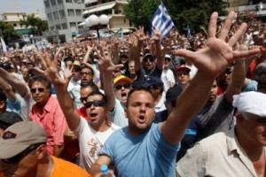 Греческие таксисты сменили тактику борьбы (ВИДЕО)