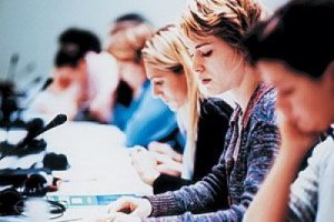 В Чехии повышают зарплаты педагогам странными методами