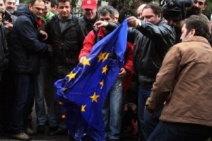 Греческие профсоюзы возмущены увеличением рабочего дня до 8 часов