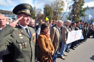 Военнослужащие потребовали судить министра обороны