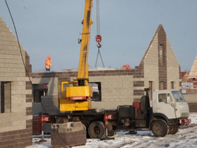 Россиянам продолжают активно обещать доступное жилье