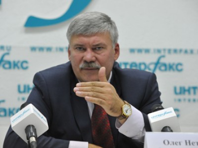 По миграционному законодательству тренер Дик Адвокат не мог работать в России