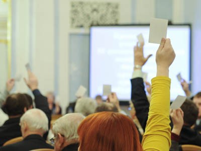 Госдума рассмотрит законопроекты о полноправном участии профсоюзов в суде