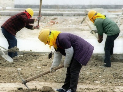 Путин оценил условия труда в России