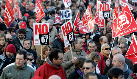 Испанцы протестуют против социальной политики, проводимой правительством страны