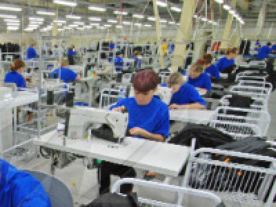 Работники швейного предприятия готовы бастовать под Новый год