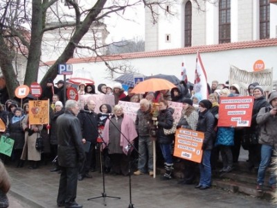 Литовские учителя начали сбор подписей за забастовку