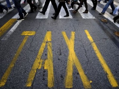 Таксисты в Италии бастуют против реформ правительства
