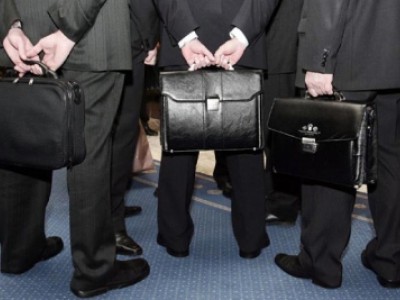 Госслужащим дадут право на пенсию за выслугу лет при увольнении до пенсионного возраста