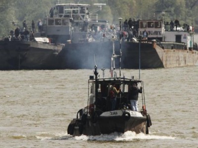 Сербы заблокировали Дунай