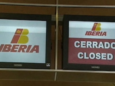 Забастовка отложена, а самолеты не летают