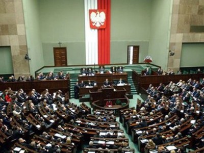 Польский сейм проголосовал за повышение пенсионного возраста
